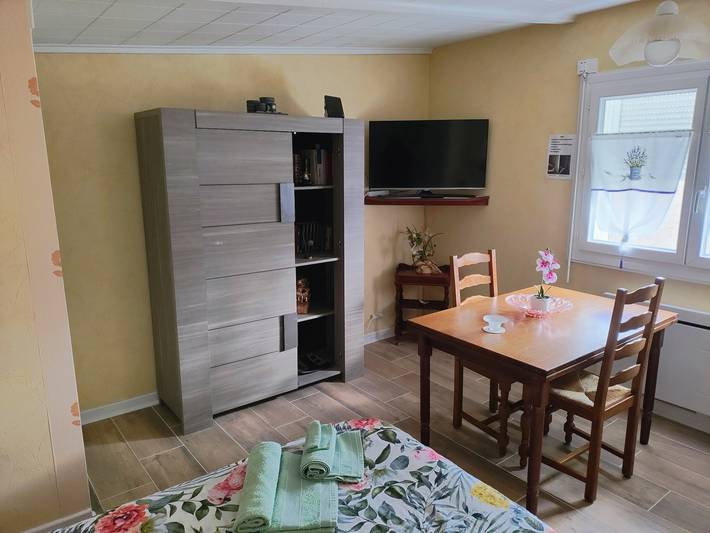 Ganzes Studio, Studio „Chez Fred et Angela“ mit Gemeinschaftsgarten und Wlan in Saint-Dizier, Haute-Marne