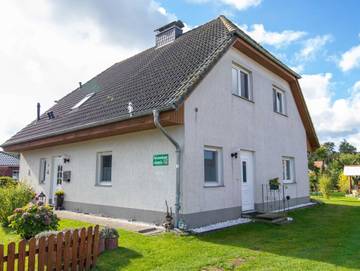 Ferienwohnung für 4 Personen, mit Terrasse und Garten, mit Haustier in Kröslin