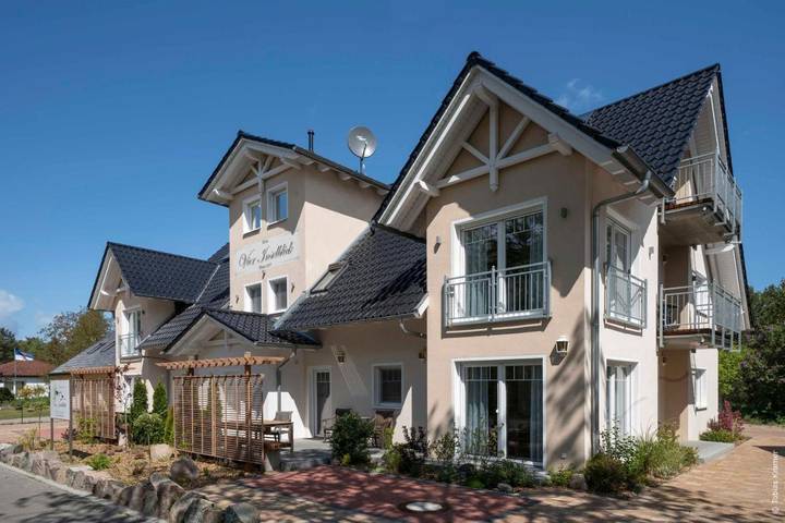 Villa für 9 Personen, mit Balkon und Sauna, mit Haustier in Kröslin