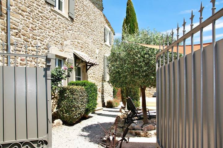 Chambre d’hôte pour 3 personnes, avec jardin et piscine à Grignan - 4