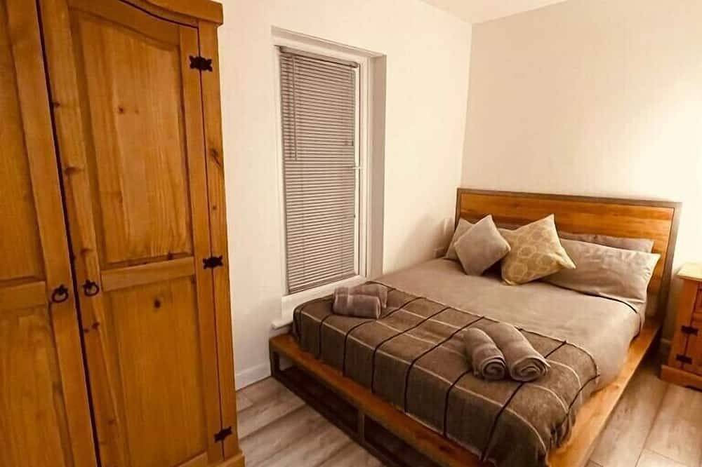 Spectacular 4 Bedroom Sea View New Residential Home in Bangor, Snowdonia