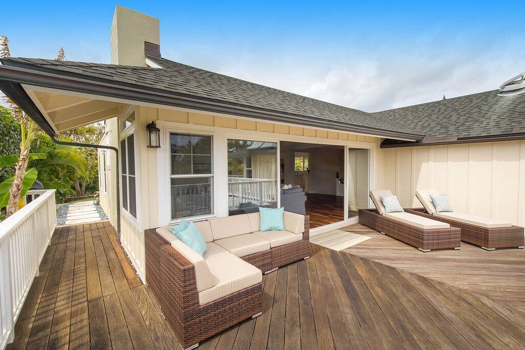 ★ Amazing ★ Kailua Bliss Beach House ★ Pool! Game Room! 1 House from the Beach in Kailua, Kailua Beach