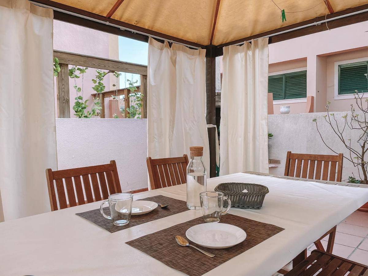 Supertubos Beach Villa in Consolação, Peniche