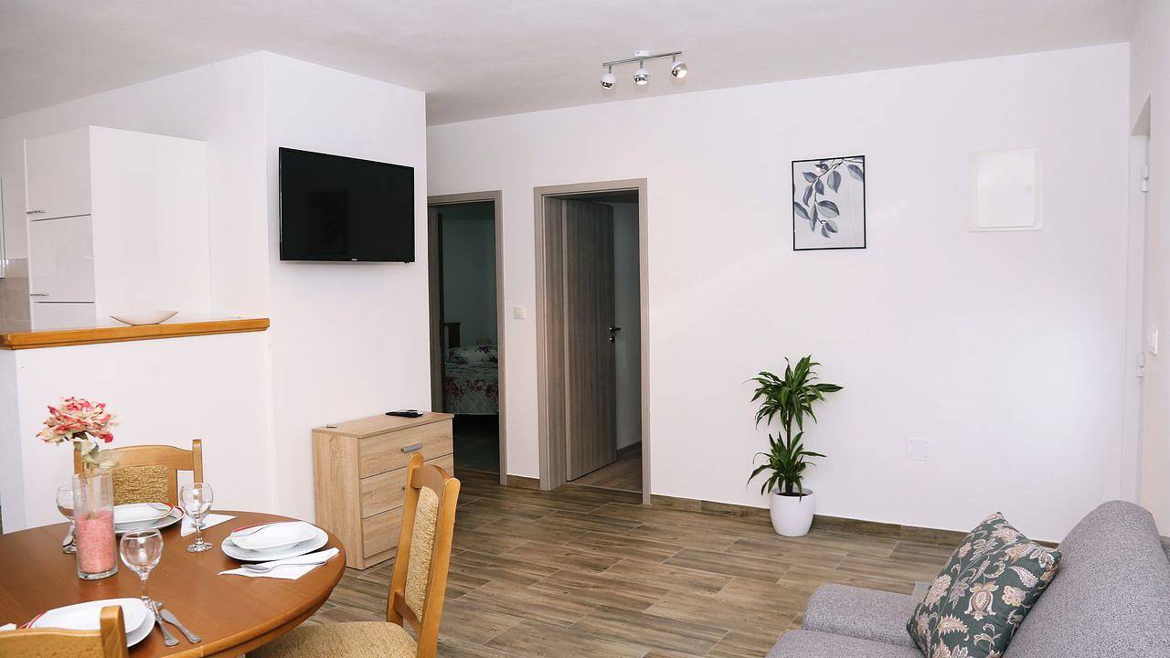 Ganze Ferienwohnung, Ferienwohnung für 4 Personen (54 m²) in Zavalatica in Čara, Korcula