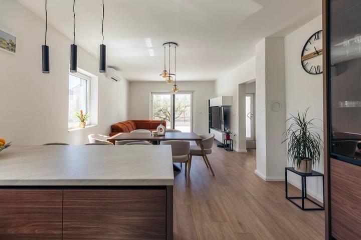 Villa pour 6 personnes, avec piscine et jardin à Biograd na Moru - 2