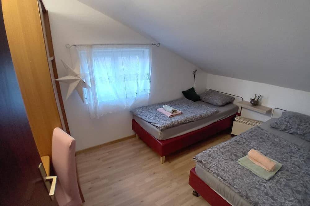 House  Ivano ,for 2-12 people , Holiday home in Rudanovac, Lacs de Plitvice