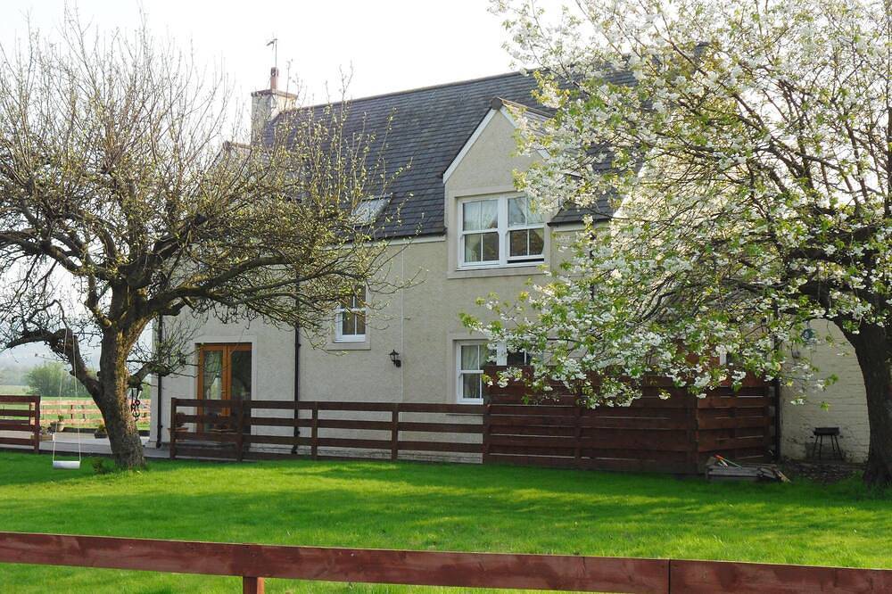 Ein schönes Landhaus mit flexibler Raumgestaltung und eine tolle Aussicht in Stirling, Stirling und Umgebung