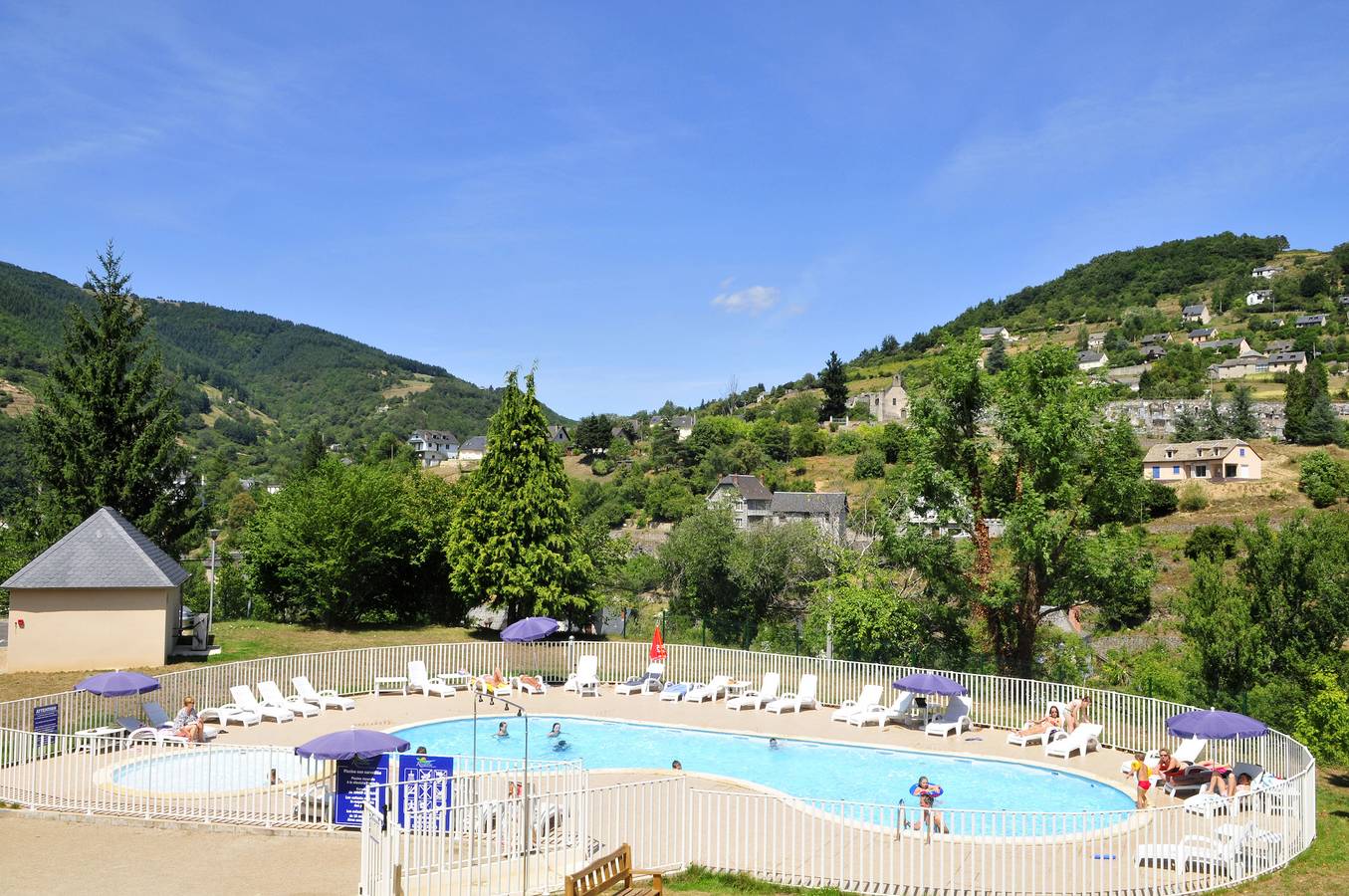 Appartement entier, Appartement de vacances pour 4 personnes avec sauna in Entraygues-sur-Truyère, Parc naturel régional de l'Aubrac