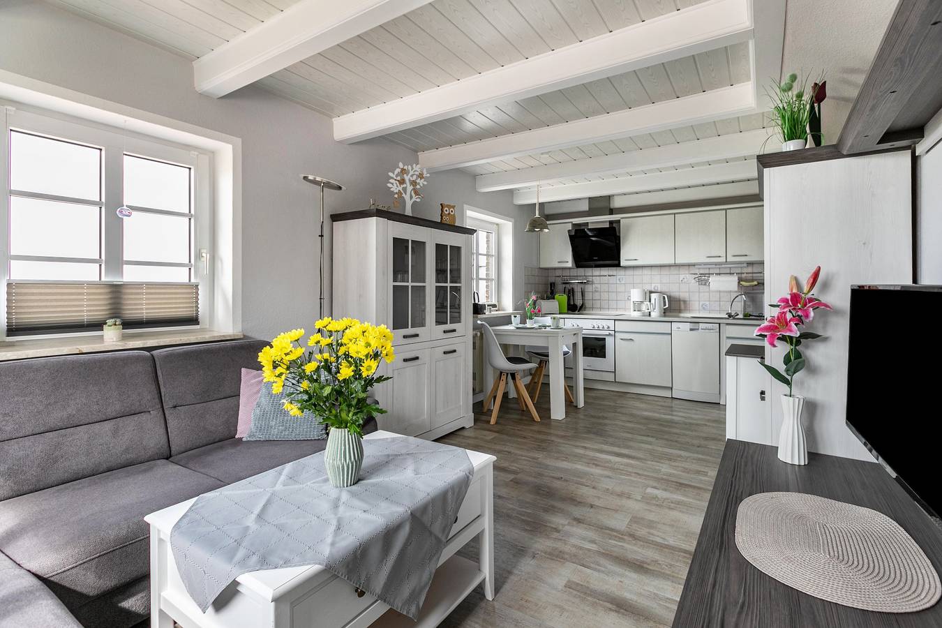 Holiday Home 'Ferienhaus Baudewig' with Private Terrace and Wi-Fi in Nordstrand (Municipality), Nordseeküste