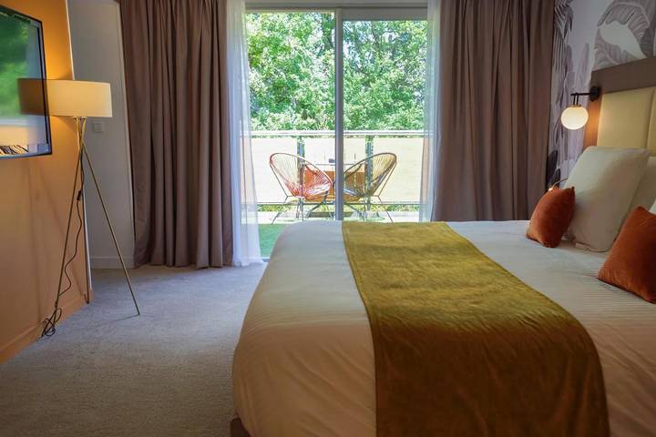Hôtel pour 2 personnes, avec jardin et piscine ainsi que jacuzzi et sauna, animaux acceptés à Orvault - 2