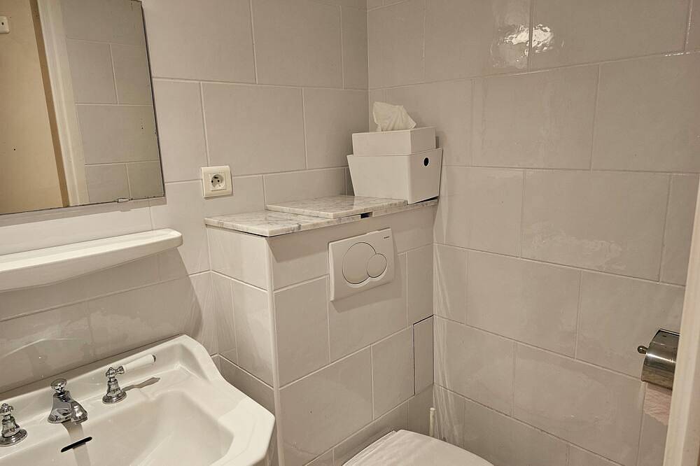 Poolhouse with Private Pool, Winter Garden & Garden – near Versailles & Paris in Neauphle-le-Château, Yvelines