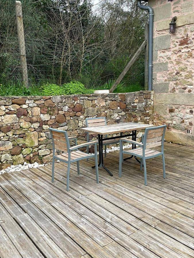 Location de vacances pour 4 personnes, avec terrasse et vue à Saint-Hippolyte-de-Montaigu - 2