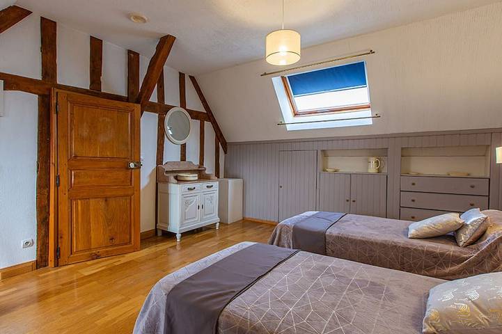 Gîte pour 8 personnes, avec terrasse ainsi que jardin et piscine à Chouzy-sur-Cisse - 4