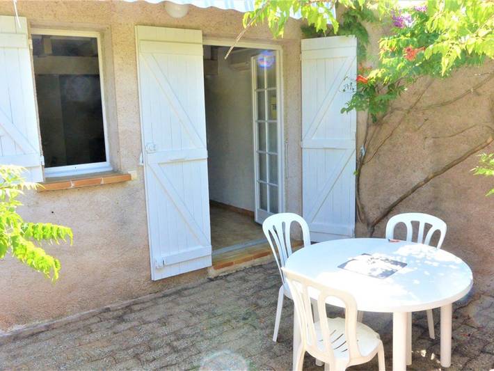 Location de vacances pour 2 personnes, avec terrasse à Sari-Solenzara - 2