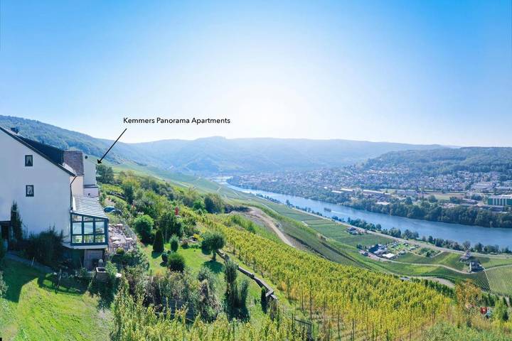 Ferienwohnung für 2 Personen, mit Ausblick und Sauna sowie Balkon und Garten