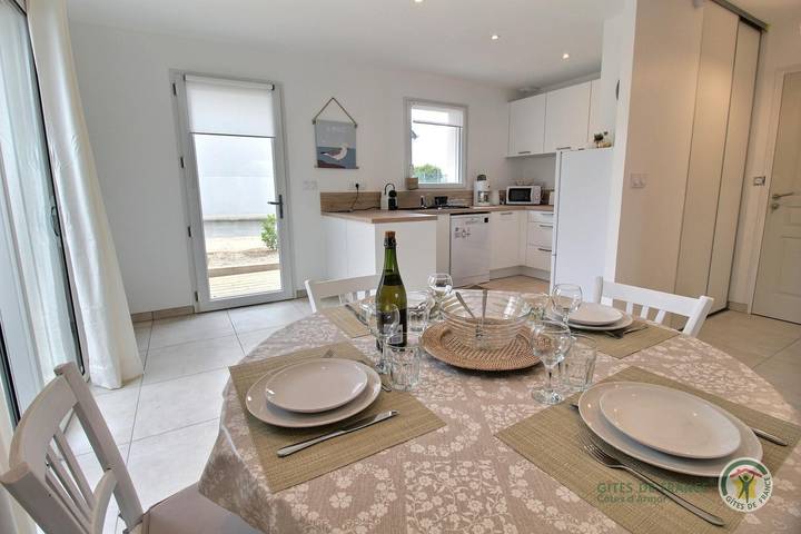 Gîte pour 4 personnes, avec terrasse et jardin à Trélévern - 4