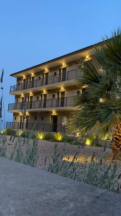 Appart’hôtel pour 3 personnes, avec Balcon et Terrasse ainsi que Jardin et Vue