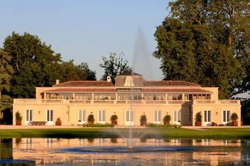 Chambre d’hôte pour 4 personnes, avec vue et terrasse ainsi que vue sur le lac et jardin à Labarde