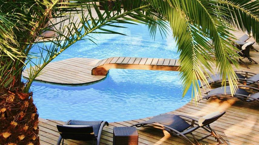 Maison d’hôte pour 2 personnes, avec Terrasse et Jacuzzi ainsi que Jardin et Piscine à Le Plan-de-la-Tour