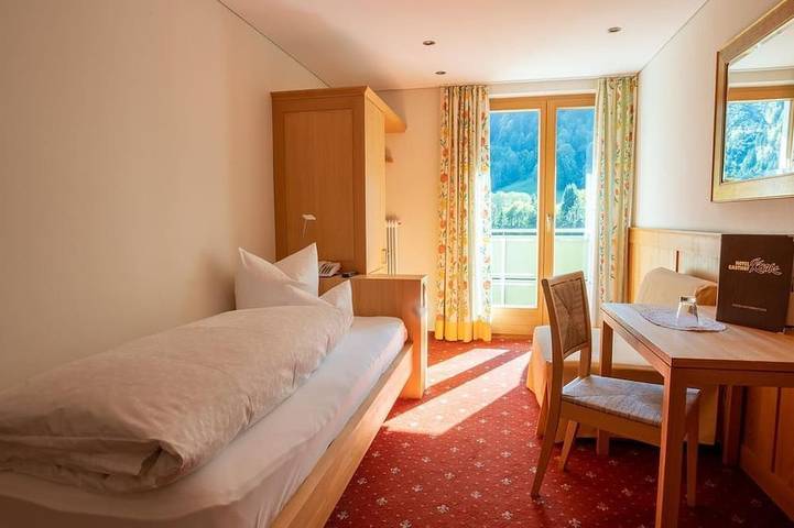 Hotel Gasthof Kreuz - Einzelzimmer in Sonntag, Lechquellengebirge