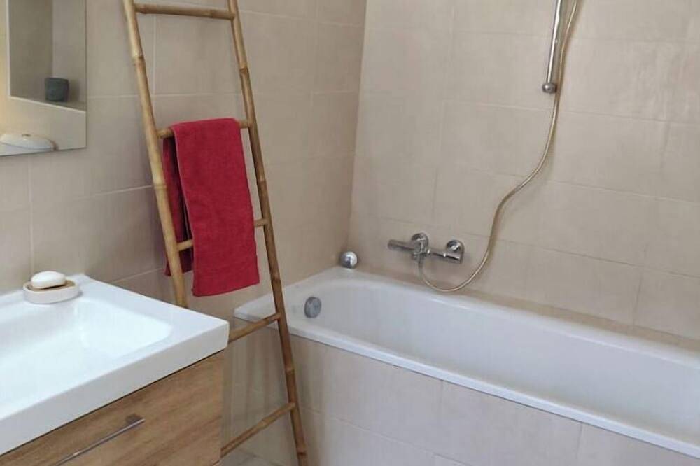 St Paul la carte postale, large independent 2-room apartment in a villa in La Colle-sur-Loup, Cannes und Umgebung