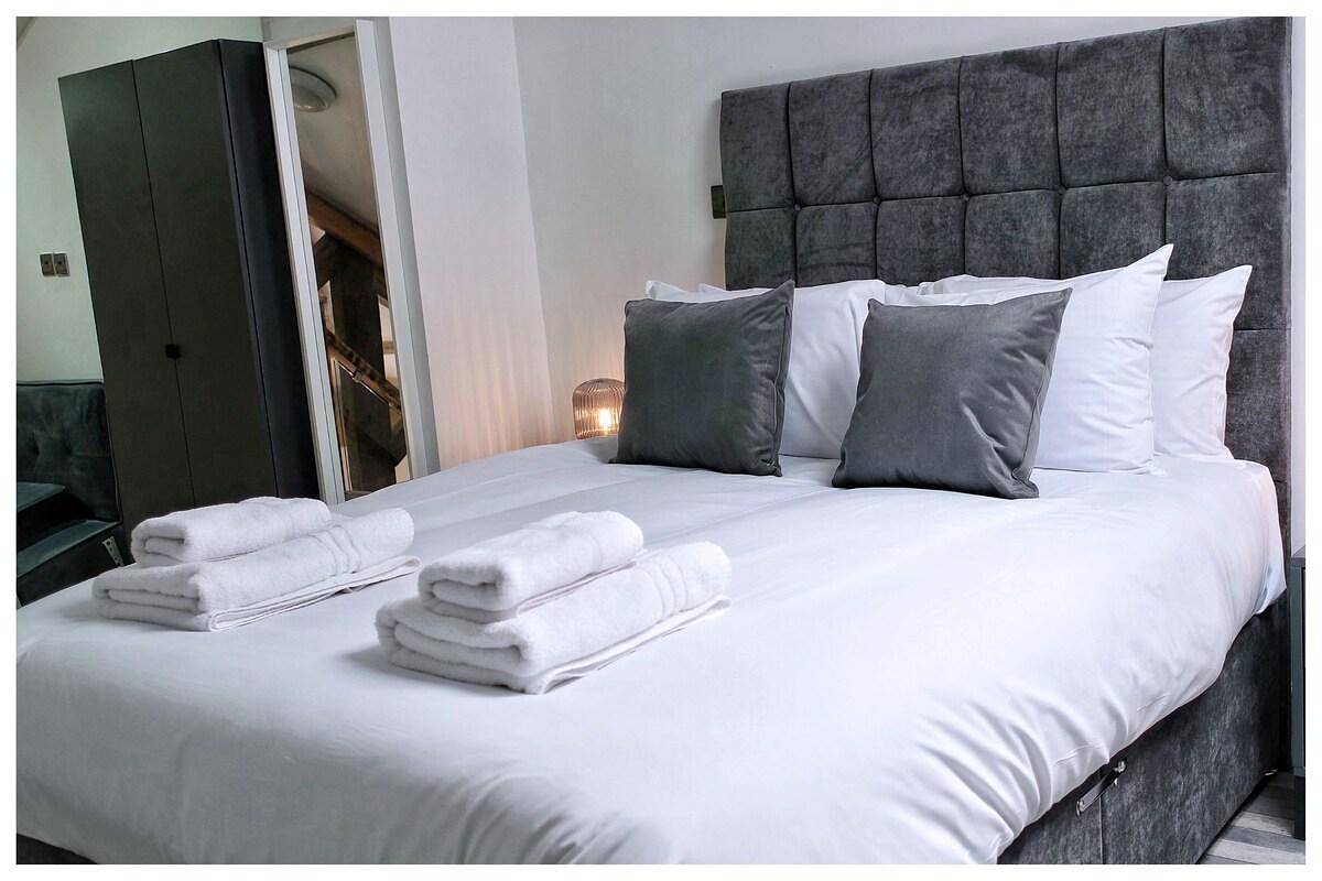 Appartement de vacances entier, 1Bed Apt- Sleeps 6 City Center, Jacuzzi Bath, Wifi in Bradford, Yorkshire de l'Ouest