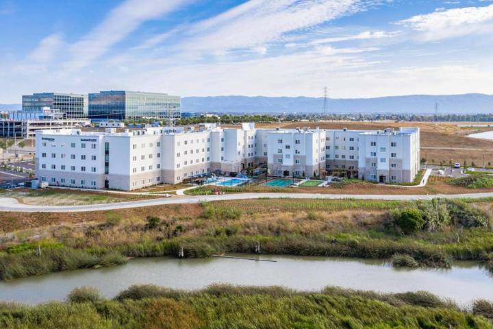 Hotel para 3 personas, con jacuzzi y piscina - 1