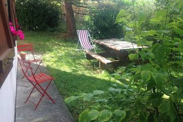 Gîte pour 2 personnes, avec jardin et terrasse à Bozel