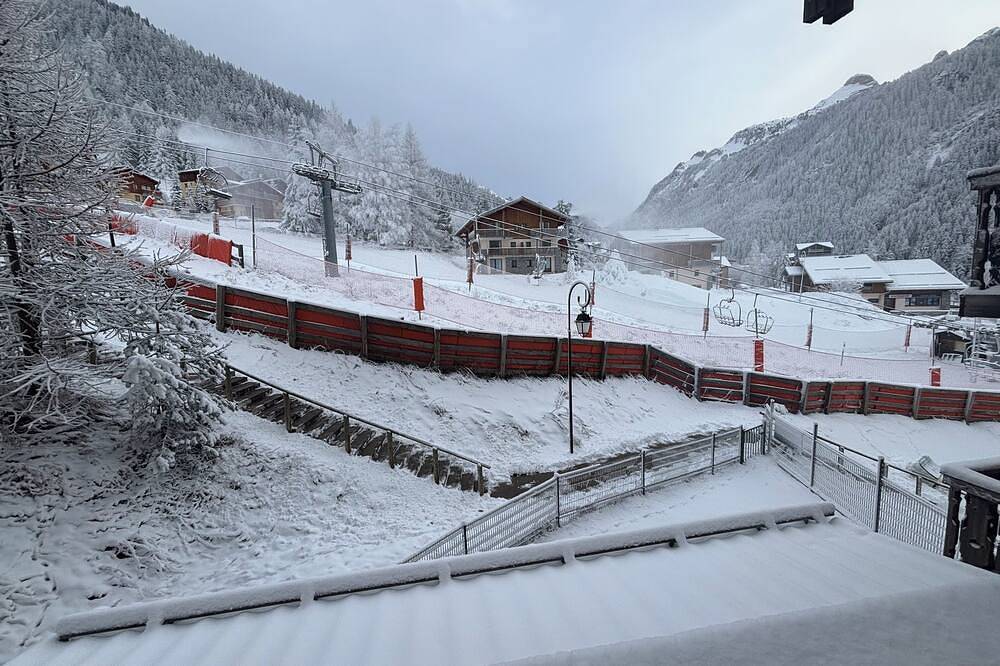 Entire apartment, Ski shop at the base of the slopes in the Valfréjus ski area in Valfréjus, Modane