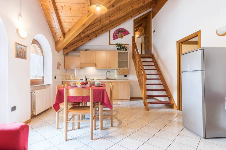 Entire apartment, Holiday Apartment "Bamby - Vioz" with Balcony, Garden & Mountain View in Celledizzo, Peio