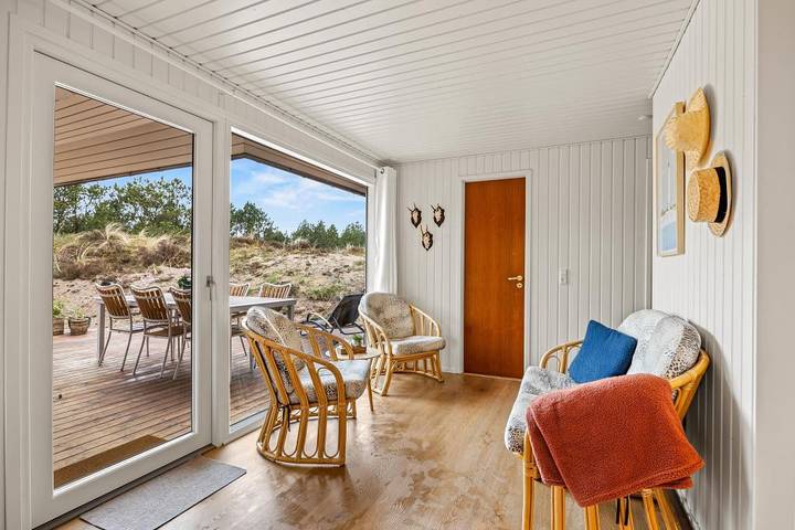 Cosy holiday home with fireplace - renovated 2023 in Blavand, Varde Region