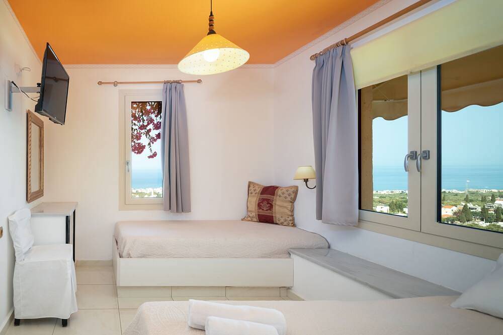 Geräumiges Zimmer in Creta für 3 Personen, mit Klimaanlage, Pool und Natur in Koutouloufari, Iraklio-Heraklion und Umgebung