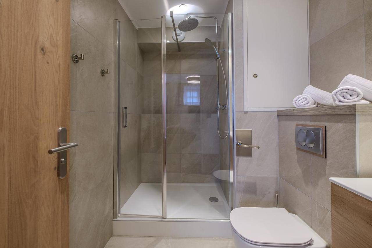 One-Bedroom Apartment with Balcony in Lons-le-Saunier, Jura