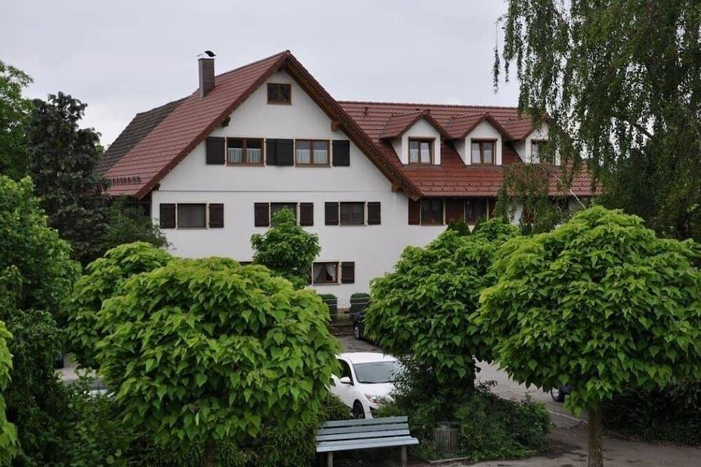 Ganze Wohnung, Doppelzimmer für 2 Gäste mit 15m² in Meckenbeuren in Ravensburger Spieleland, Meckenbeuren