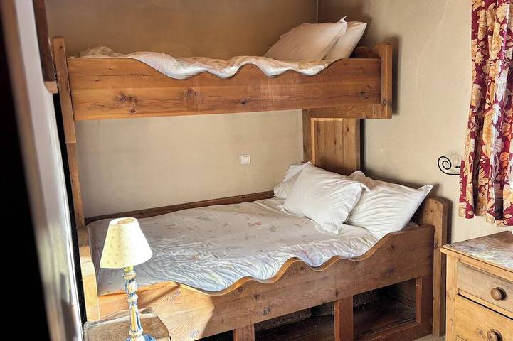 Gîte pour 14 personnes, animaux acceptés à La Côte-d'Arbroz - 2