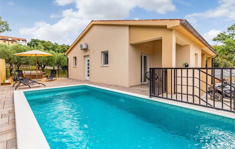 Ferienhaus für 4 Personen, mit Terrasse in Peroj - 2