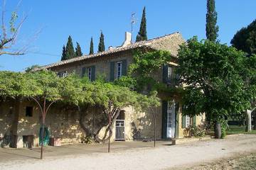 Gîte pour 8 personnes, avec jardin à Sérignan-du-Comtat