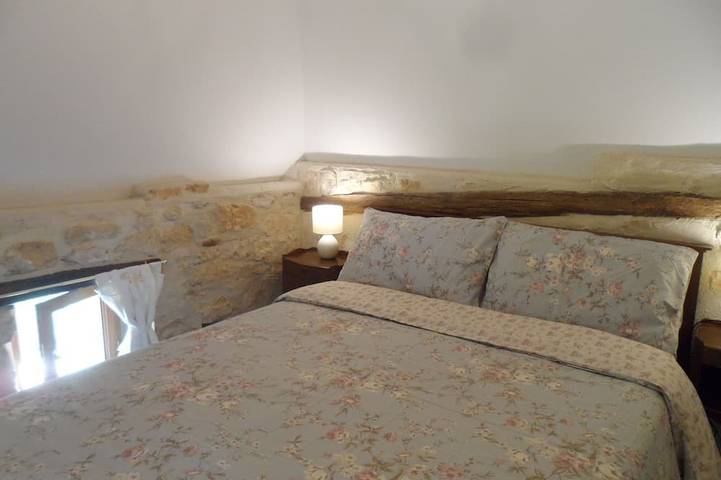 Location de vacances pour 2 personnes, avec terrasse et jardin à Carlux - 2