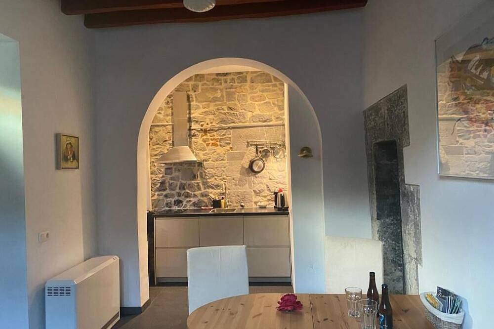 Les Roques Apartments in historical Monastery with Mountain View in Durbuy, Provincia de Luxemburgo