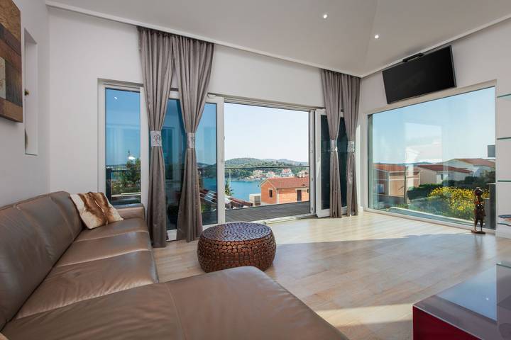 Villa für 12 Personen, mit Garten in Rogoznica