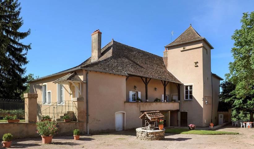 Gîte pour 4 personnes, avec Terrasse ainsi que Jardin et Piscine