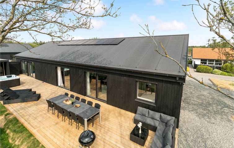 Ferienhaus für 14 Personen, mit Pool und Sauna sowie Terrasse und Garten, kinderfreundlich auf Bornholm - 2