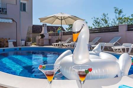 Villa Toni | Adriatic Luxury Villas in Murvica (Poličnik), Poličnik
