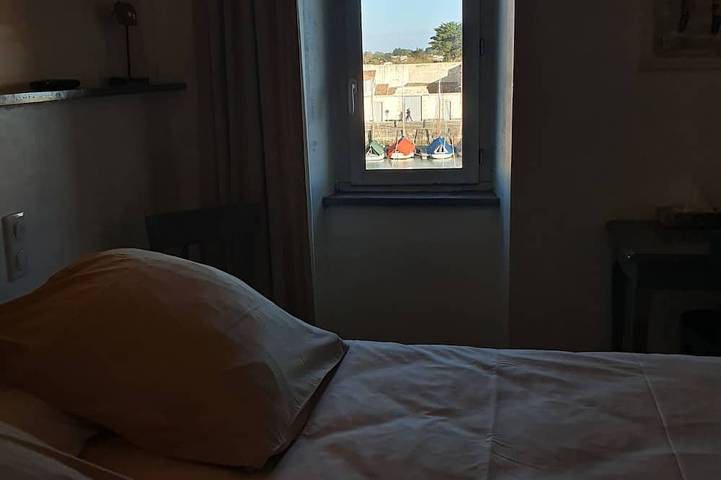 Chambres double côté cour ou port de La Flotte in La Flotte, Région de La Rochelle