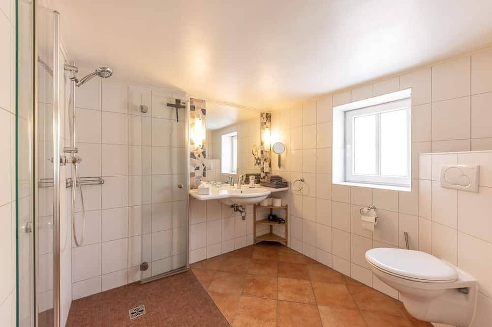 Ganze Wohnung, Gute Stube eines ursprünglichen Bauernhauses 55qm in Wilnsdorf, Kreis Siegen-Wittgenstein