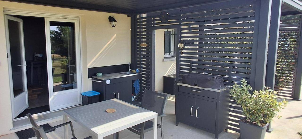 Bêêêêl campagne - Immersion authentique avec les chèvres Logement climatisé in Oradour-sur-Glane, Région de Rochechouart