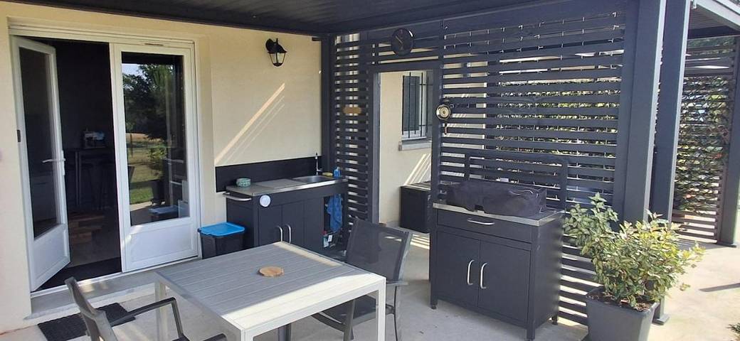 Location de vacances pour 3 personnes, avec jardin ainsi que vue et terrasse à Oradour-sur-Glane - 4