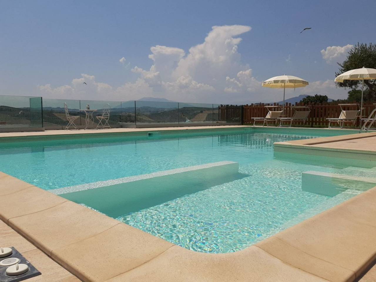 Villa mit atemberaubender Aussicht und privatem Pool in Carassai, Provincia di Ascoli Piceno