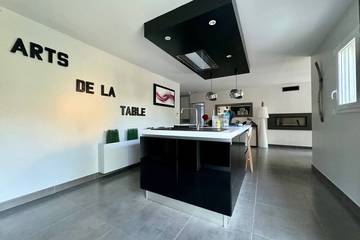 Cottage pour 4 personnes, avec jardin et terrasse ainsi que sauna et jacuzzi, animaux acceptés à Saint-Laurent-des-Arbres