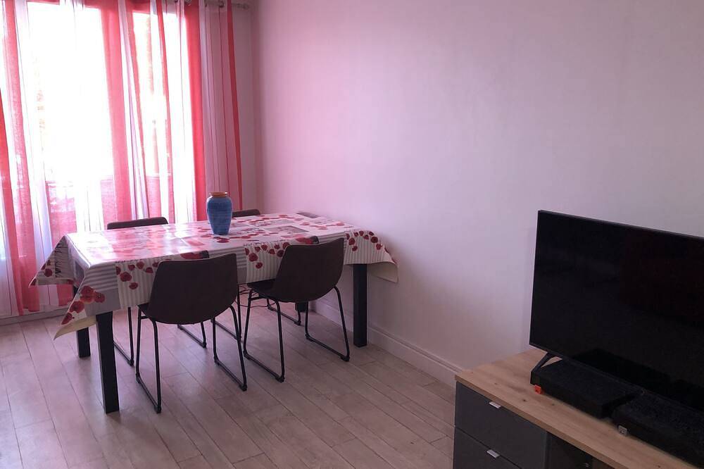 Appartement entier, Bel appartement lumineux à Valence dans quartier calme et résidentiel in Valence, Région de Valence